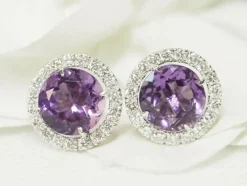 Boucles d'oreilles en or blanc, améthystes rondes et diamants