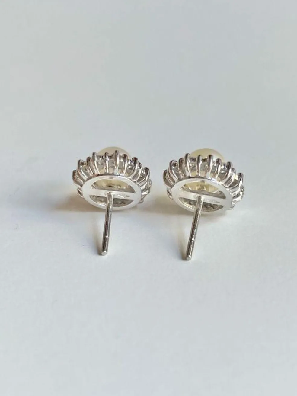 Boucles d'oreilles en or blanc perles et diamants