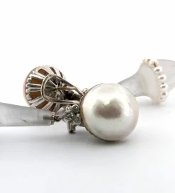 Boucles d'oreilles en or blanc avec cristal de roche, perles et diamants