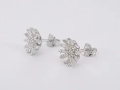 Boucles d'oreilles en or blanc avec diamants naturels