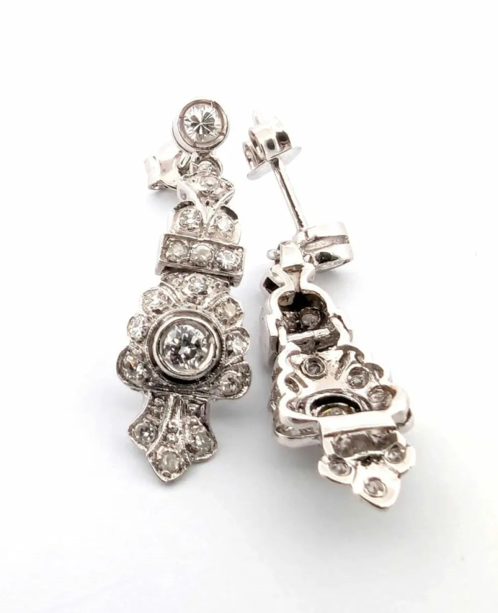 Boucles d'oreilles en or blanc avec diamants