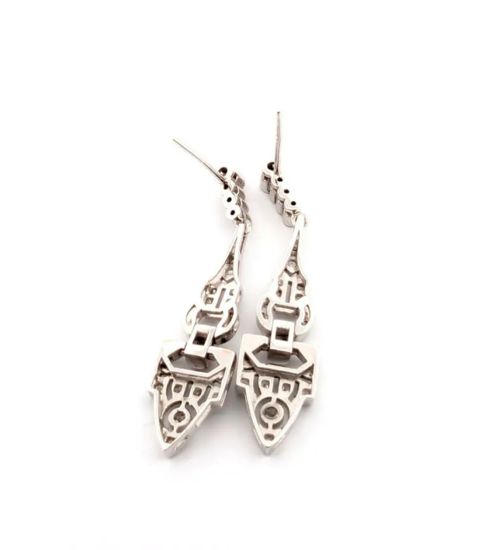 Boucles d'oreilles en or blanc avec diamants et corail