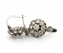 Boucles d'oreilles en or blanc avec diamants