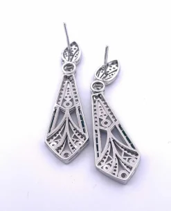 Boucles d'oreilles en or blanc, diamants et émail vert