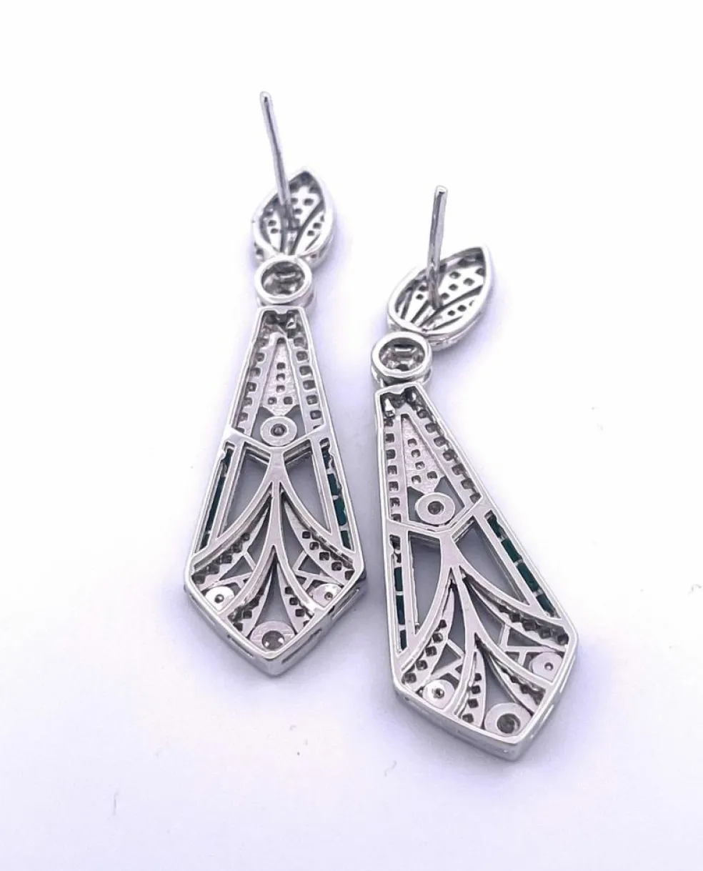 Boucles d'oreilles en or blanc, diamants et émail vert