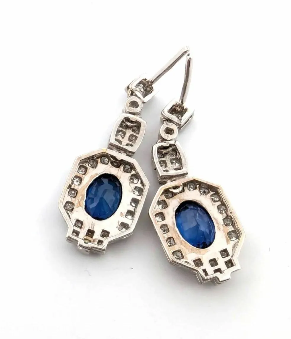 Boucles d'oreilles en or blanc avec saphirs et diamants