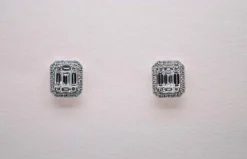 Boucles d'oreilles en or blanc avec 70 diamants
