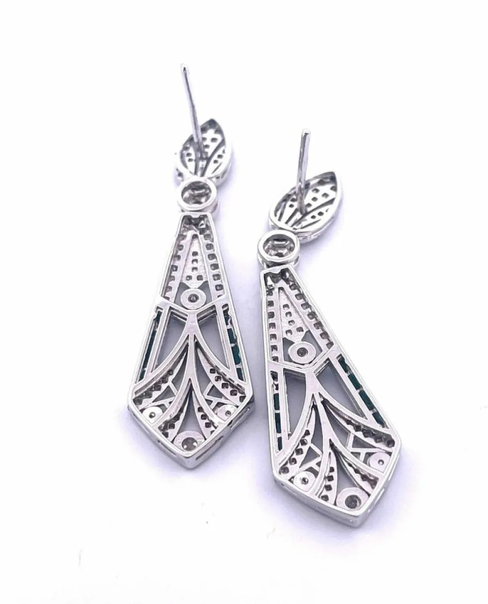 Boucles d'oreilles en or blanc avec diamants et émail vert