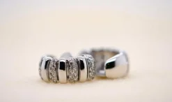 Boucles d'oreilles en or blanc avec diamants de 0,360 carat