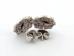 Boucles d'oreilles en or blanc avec rubis et diamants