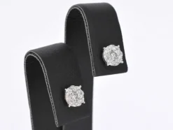 Boucles d'oreilles en or blanc avec diamants taille brillant