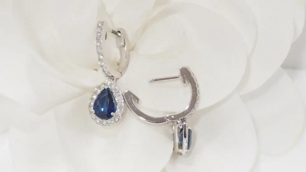 Boucles d'oreilles en or blanc, saphirs de Ceylan et diamants