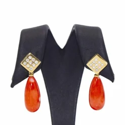 Boucles d'oreilles en or, corail et diamants