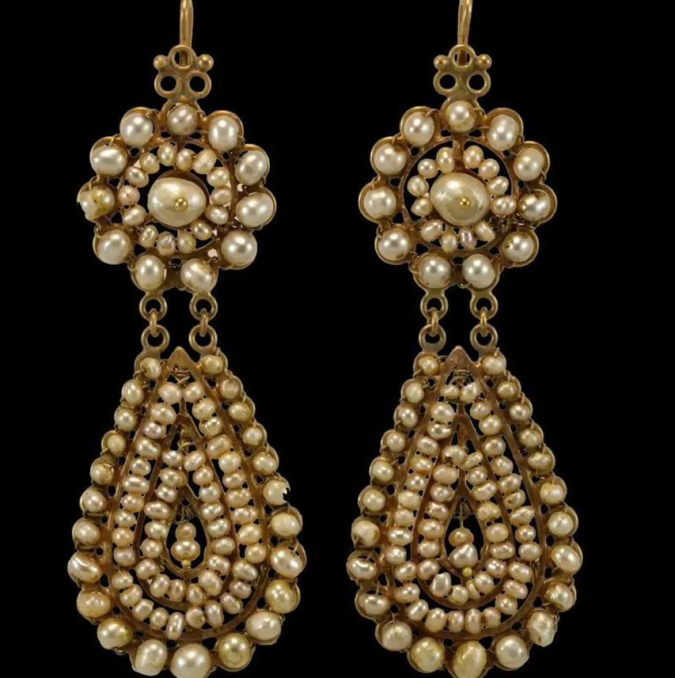 Boucles d'oreilles en or et perles anciennes