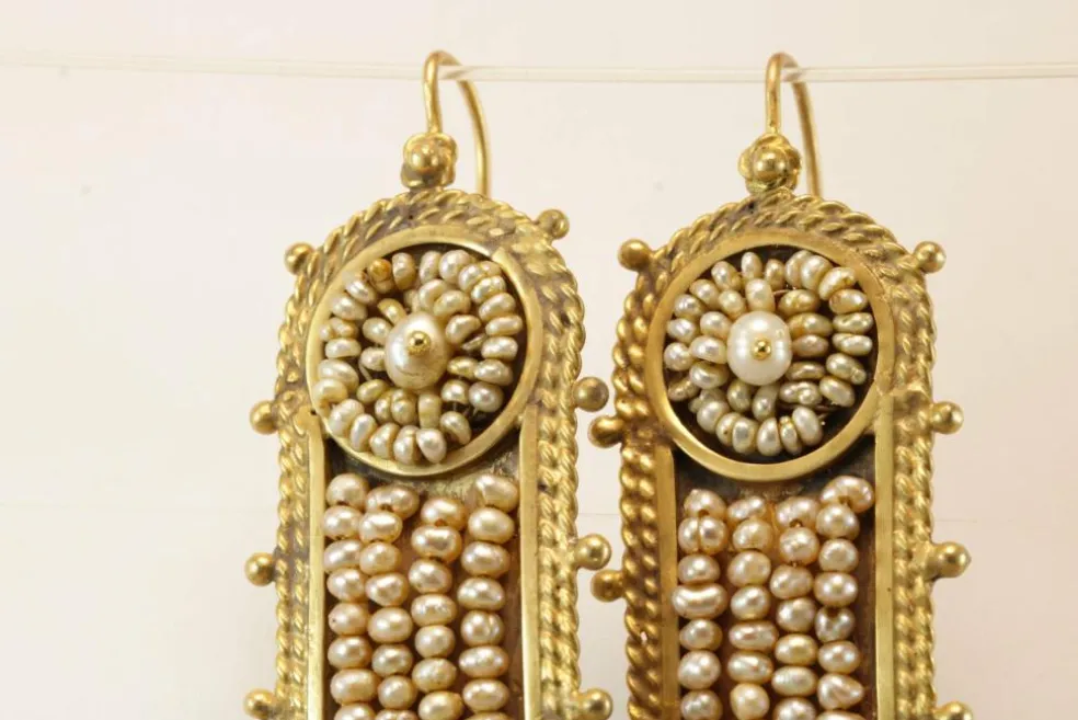 Boucles d'oreilles en or et perles anciennes