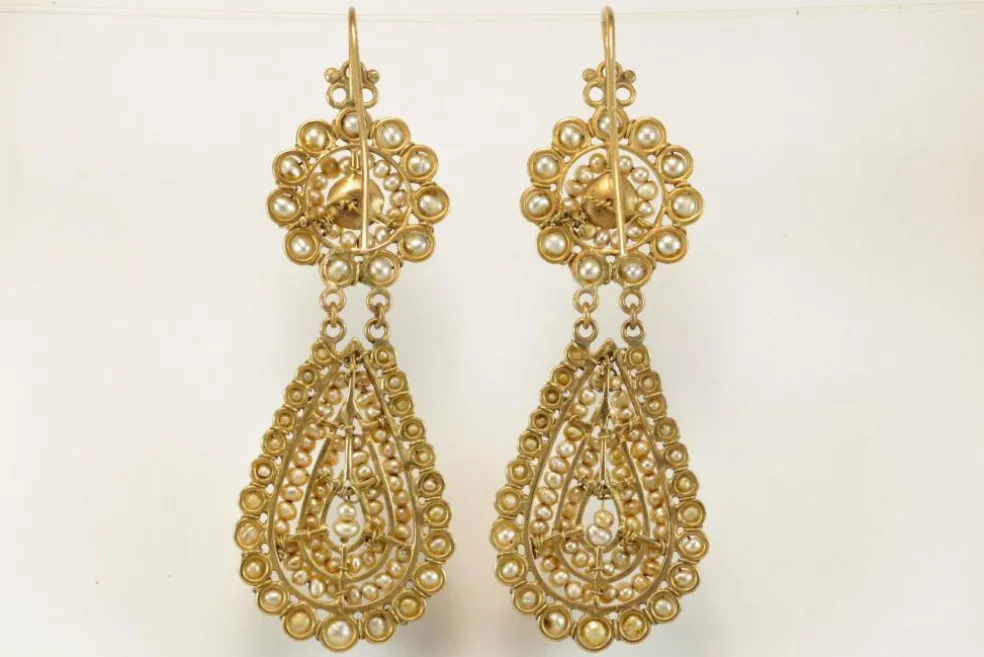 Boucles d'oreilles en or et perles anciennes