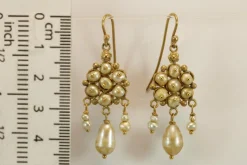 Boucles d'oreilles en or et perles anciennes