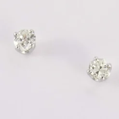 Boucles d'oreilles en or gris, diamants