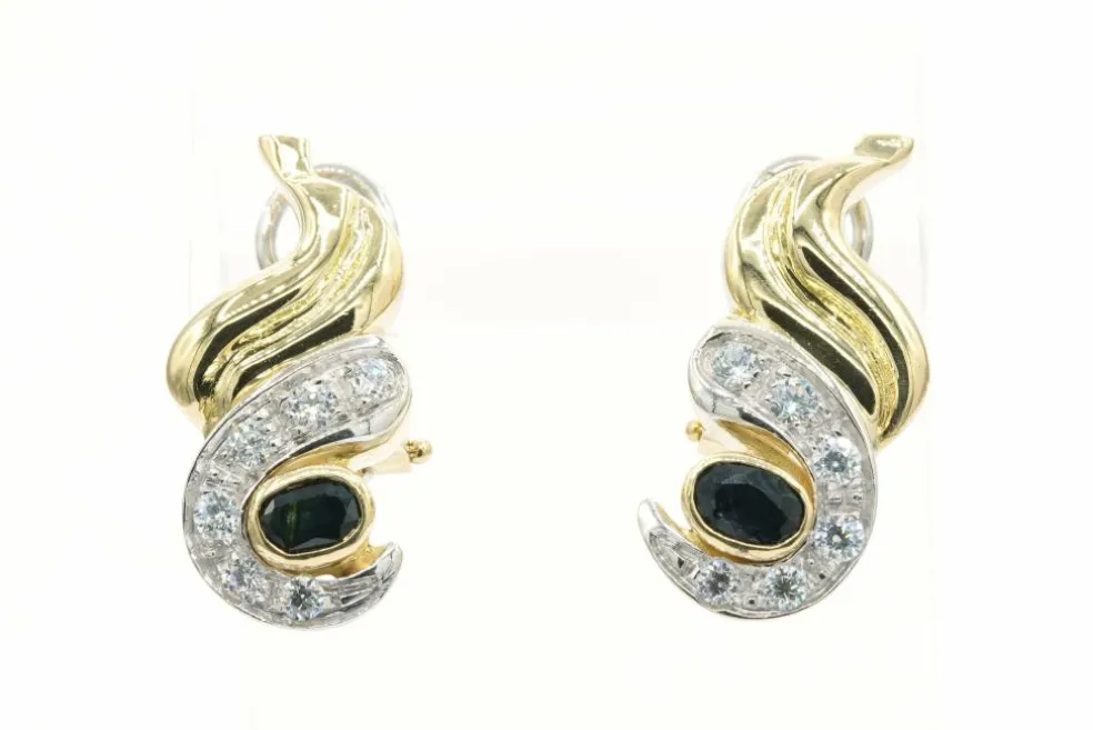 Boucles d'oreilles en or jaune et blanc serties de saphirs et de diamants