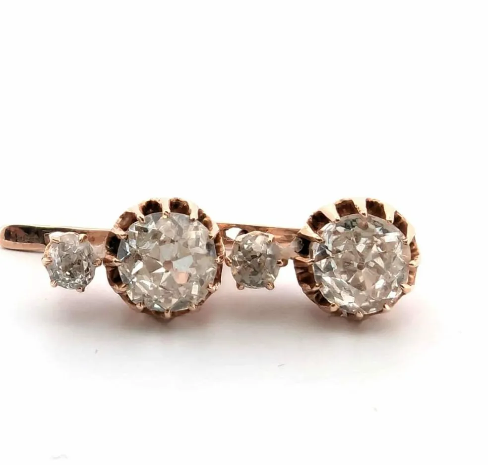 Boucles d'oreilles en or jaune avec diamants taille ancienne