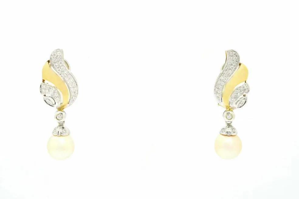 Boucles d'oreilles en or jaune et blanc avec perles et diamants