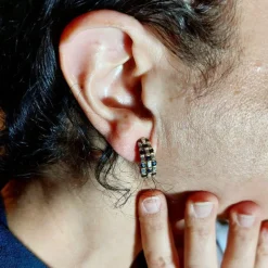 Boucles d'oreilles en or jaune avec saphirs et diamants