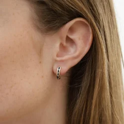 Boucles d'oreilles en or jaune avec diamants et saphir bleu