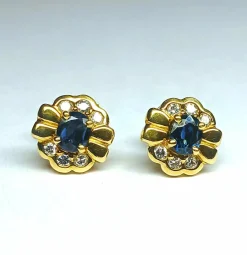 Boucles d'oreilles en or jaune, saphirs et diamants