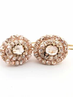 Boucles d'oreilles en or jaune avec couronne de diamants taille rose