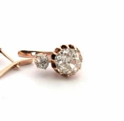 Boucles d'oreilles en or jaune avec diamants taille ancienne
