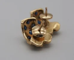 Boucles d'oreilles en or jaune et saphirs