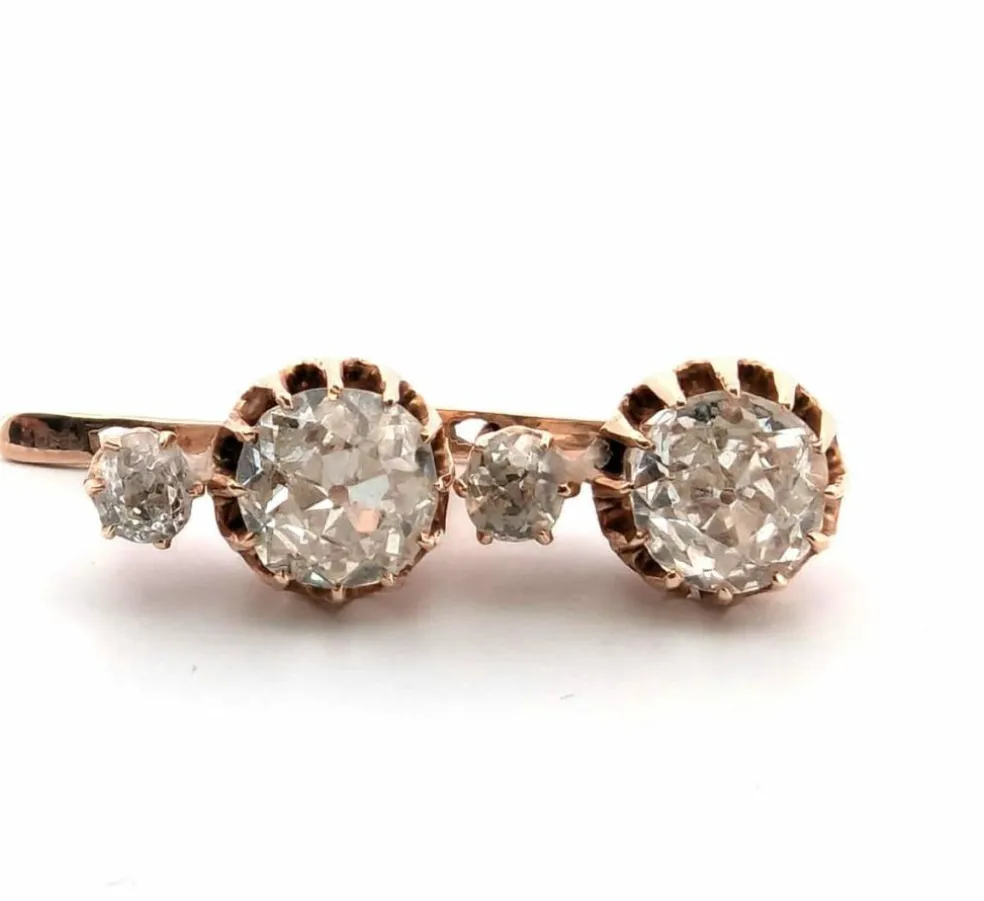Boucles d'oreilles en or jaune avec diamants taille ancienne