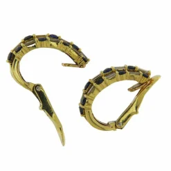 Boucles d'oreilles en or jaune avec saphirs et diamants