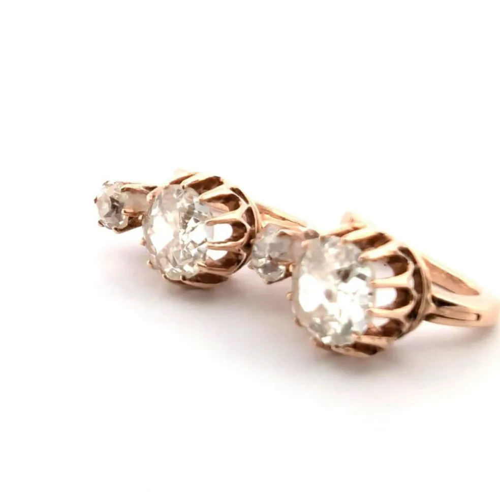Boucles d'oreilles en or jaune avec diamants taille ancienne
