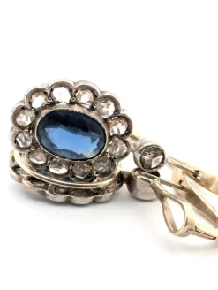 Boucles d'oreilles en or jaune et argent avec saphirs et diamants