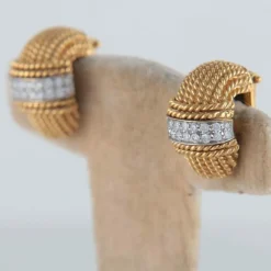 Boucles d'oreilles en or jaune, diamants