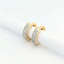 Boucles d'oreilles en or jaune et diamants