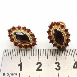 Boucles d'oreilles en or jaune & grenats