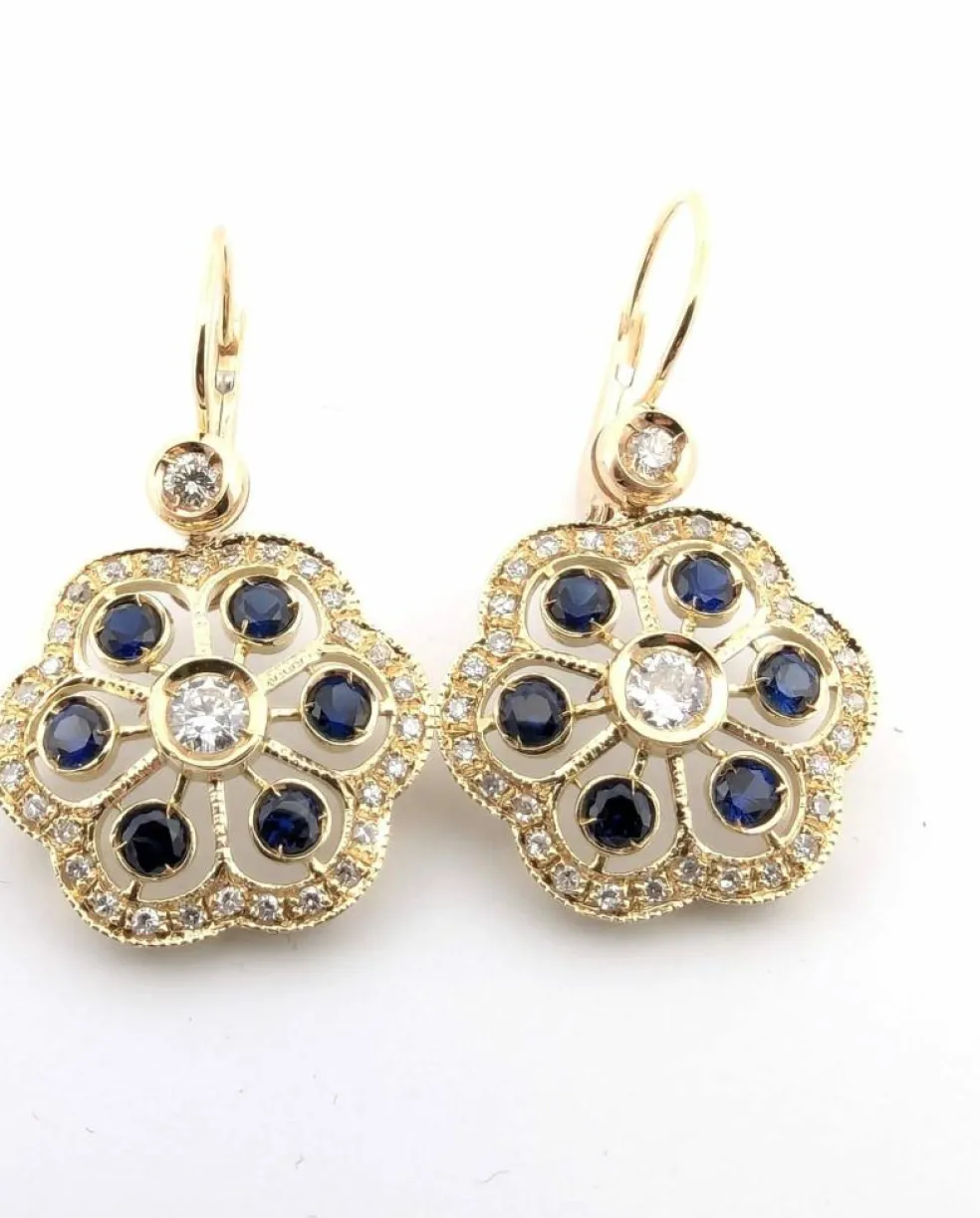 Boucles d'oreilles en or jaune avec saphirs et diamants
