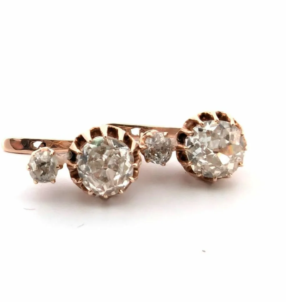Boucles d'oreilles en or jaune avec diamants taille ancienne