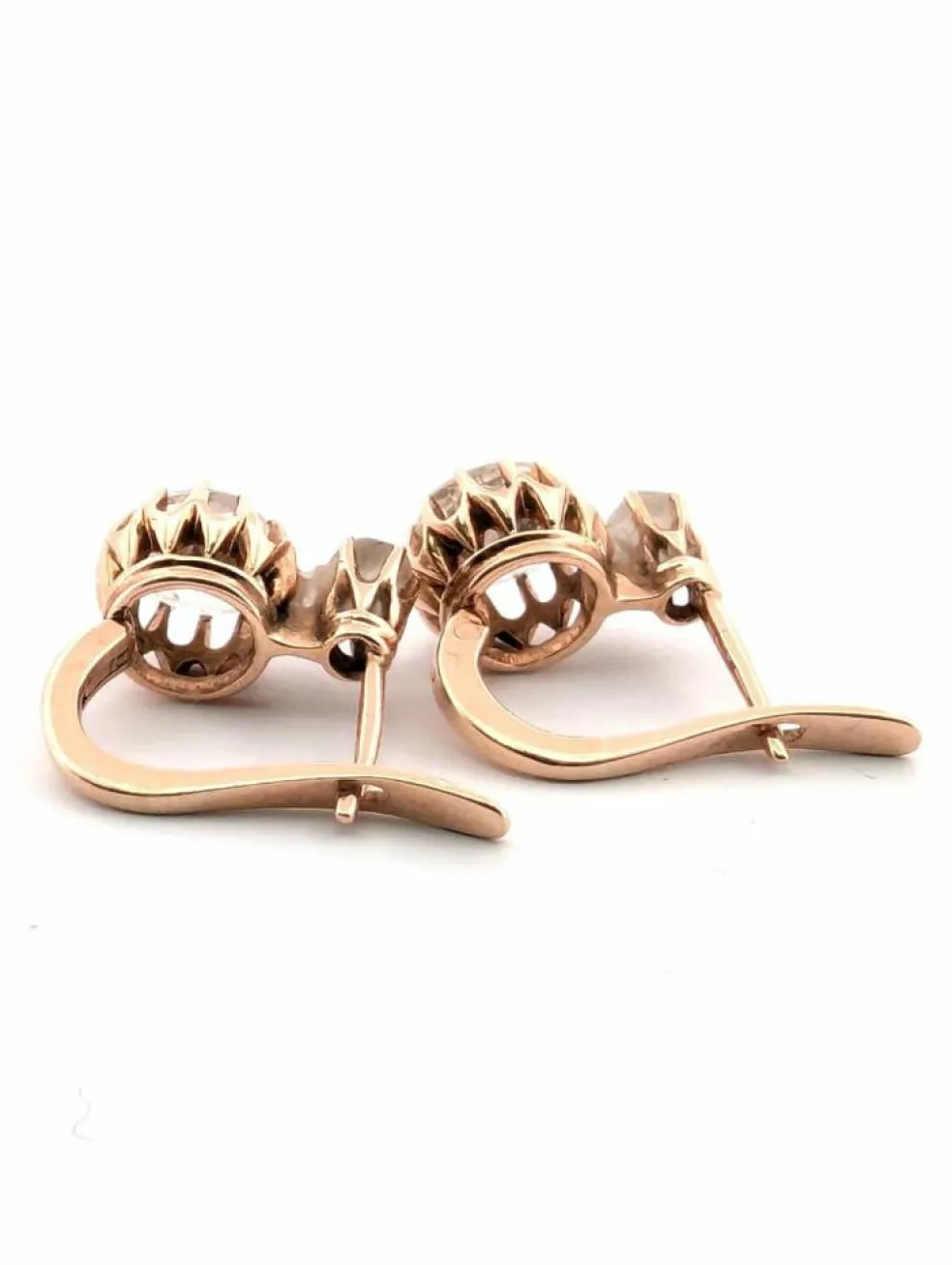 Boucles d'oreilles en or jaune avec diamants taille ancienne