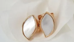 Boucles d'oreilles en or rose et nacres