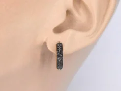 Boucles d'oreilles en or rose avec diamant noir