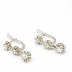 Boucles d'oreilles en platine et diamants