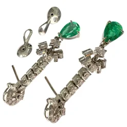 Boucles d'oreilles en platine des années 1950 avec diamants et émeraudes