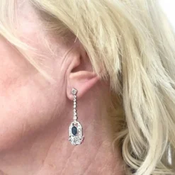 Boucles d'oreilles en platine de style art déco avec diamants et saphir