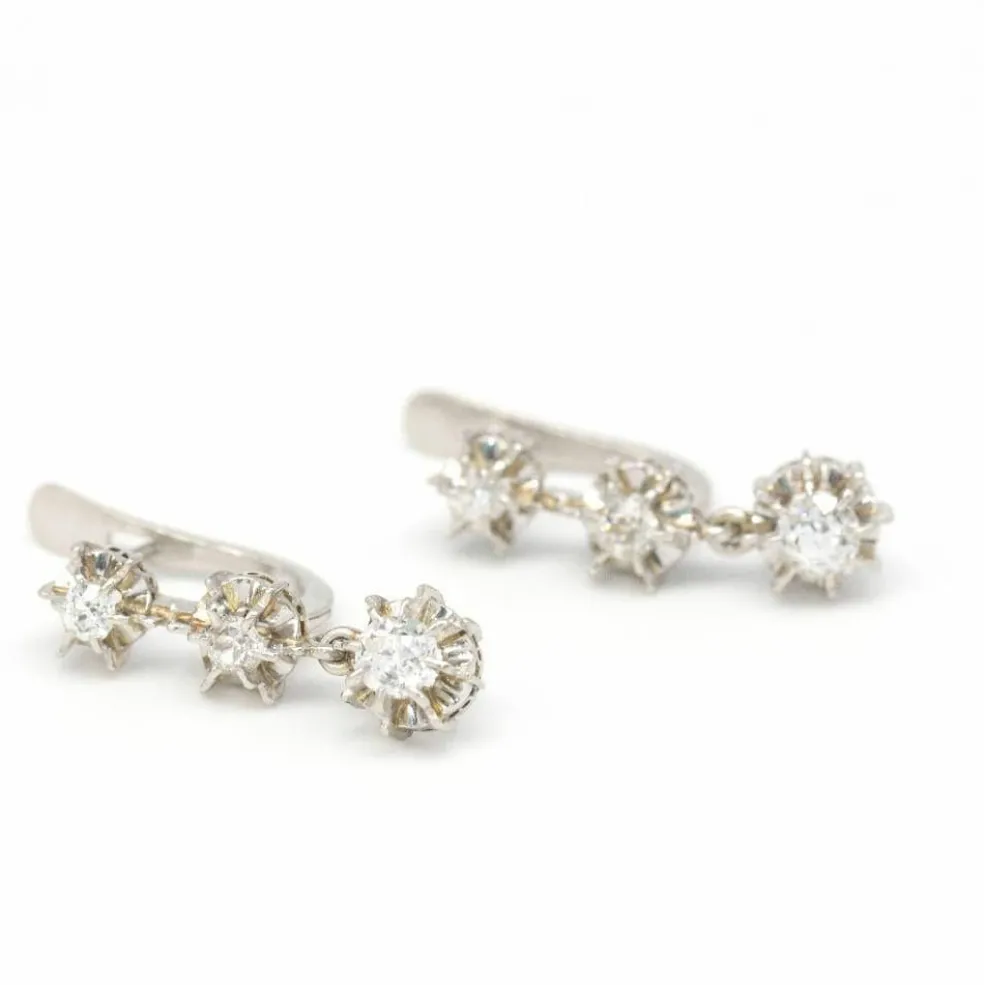 Boucles d'oreilles en platine et diamants