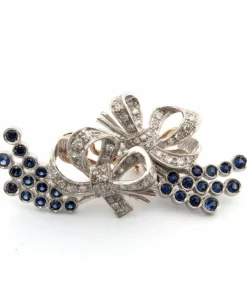 Boucles d'oreilles en platine avec des saphirs et des diamants