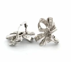 Boucles d'oreilles en platine avec diamants