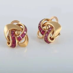 Boucles d'oreilles entrelacées Rubis synthétiques